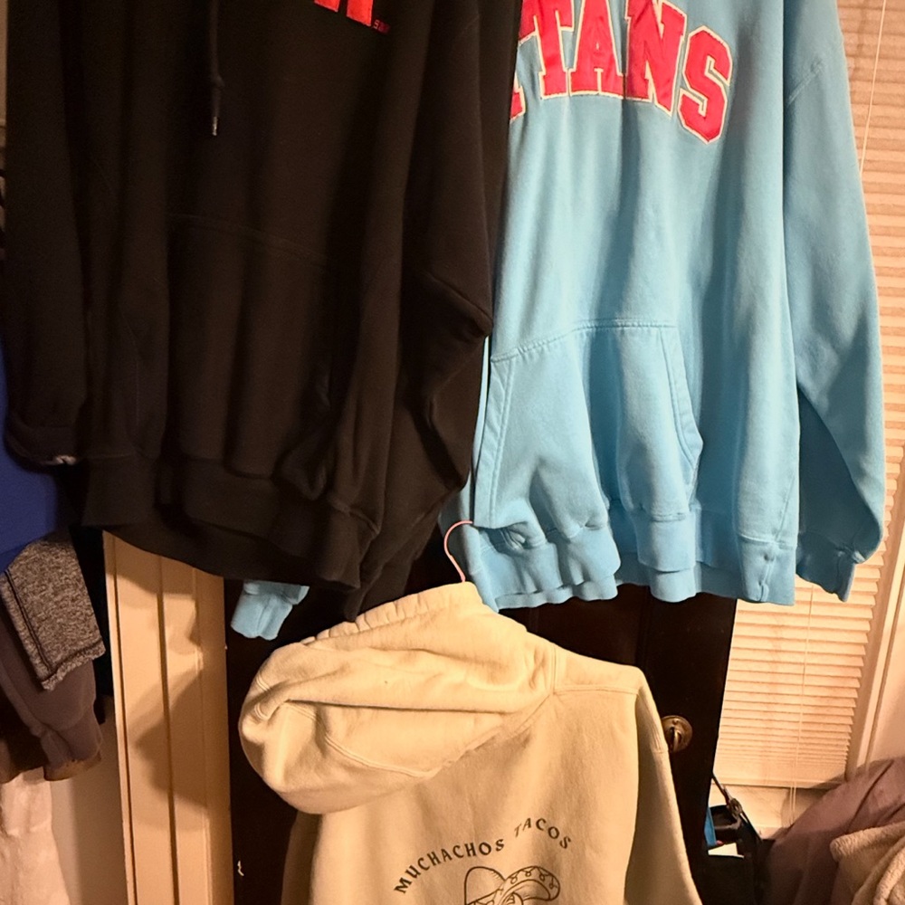 Men’s large hoodies. All for 10